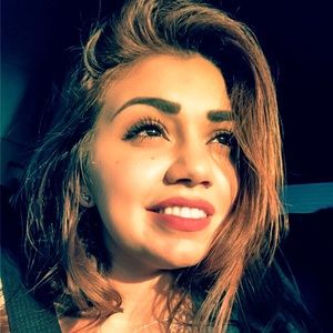 Meet your Posher, Victoria